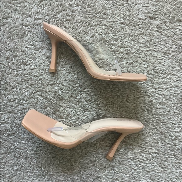 ๐ฅ๐ฅHOST PIC๐ฅ๐ฅ Clear Toe Thong Tan Heeled Mules - Picture 9 of 10